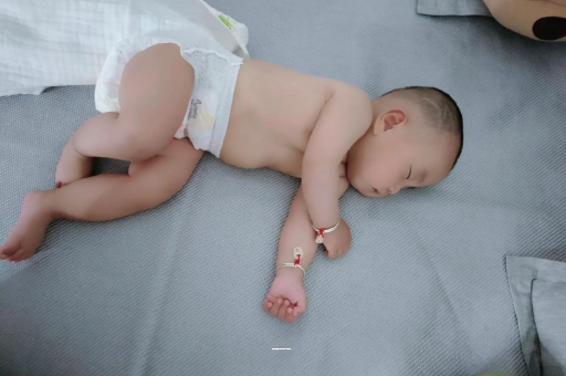 博罗孕妇肚子一跳一跳